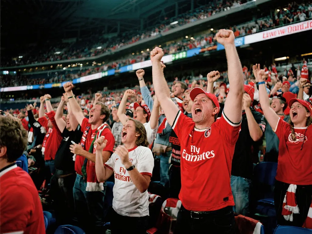 体育热情的价格：粉丝们为激情买单，年均花费高达4785美元